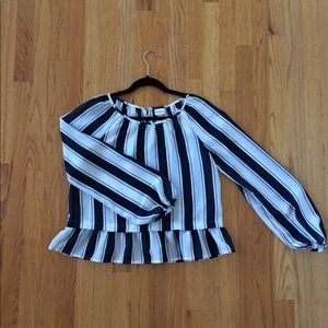 Long sleeve blouse.